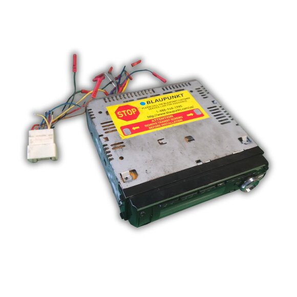 Blaupunkt BOSTON 100 Head unit W/ Removable face and Remote - Picture 4 of 4